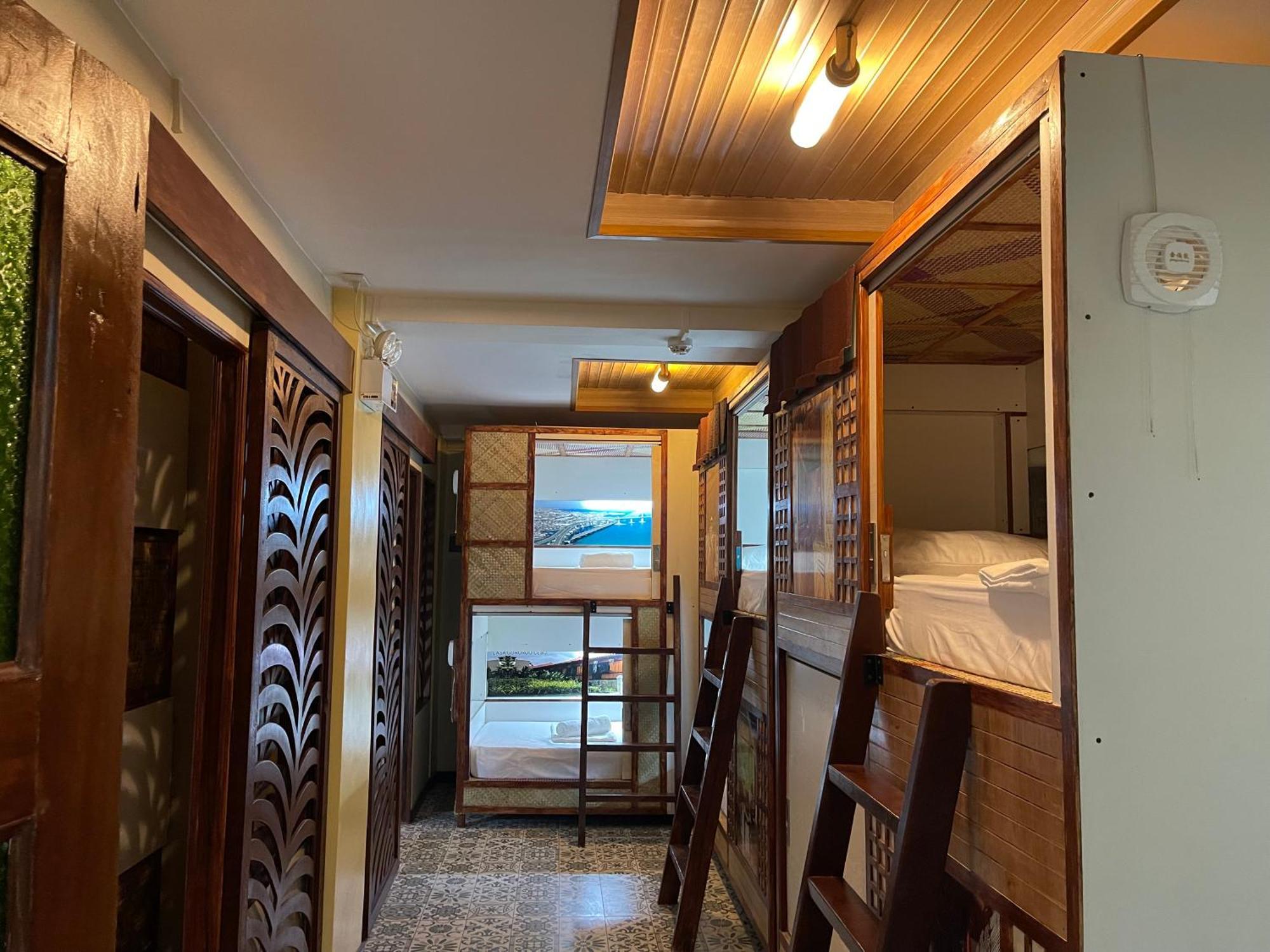 Balai Balai Capsule Hotel Cebu Exterior photo